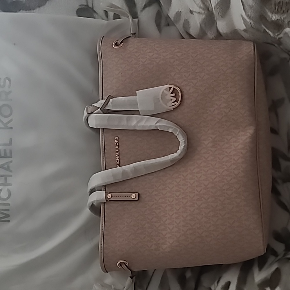 Micheal Kors large shoulder bag
